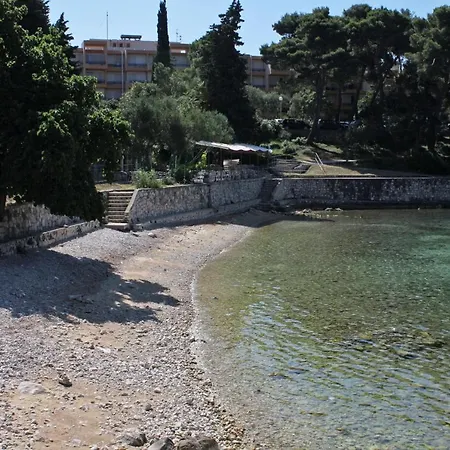 Apartment By The Sea Suha Punta, Rab - 5050 Kampor