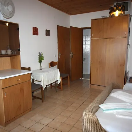 Apartment By The Sea Suha Punta, Rab - 5050 Kampor